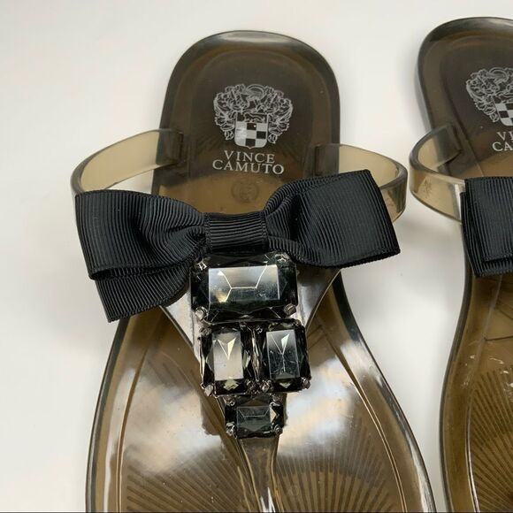 VINCE Camuto thong sandals. - Picture 11 of 12